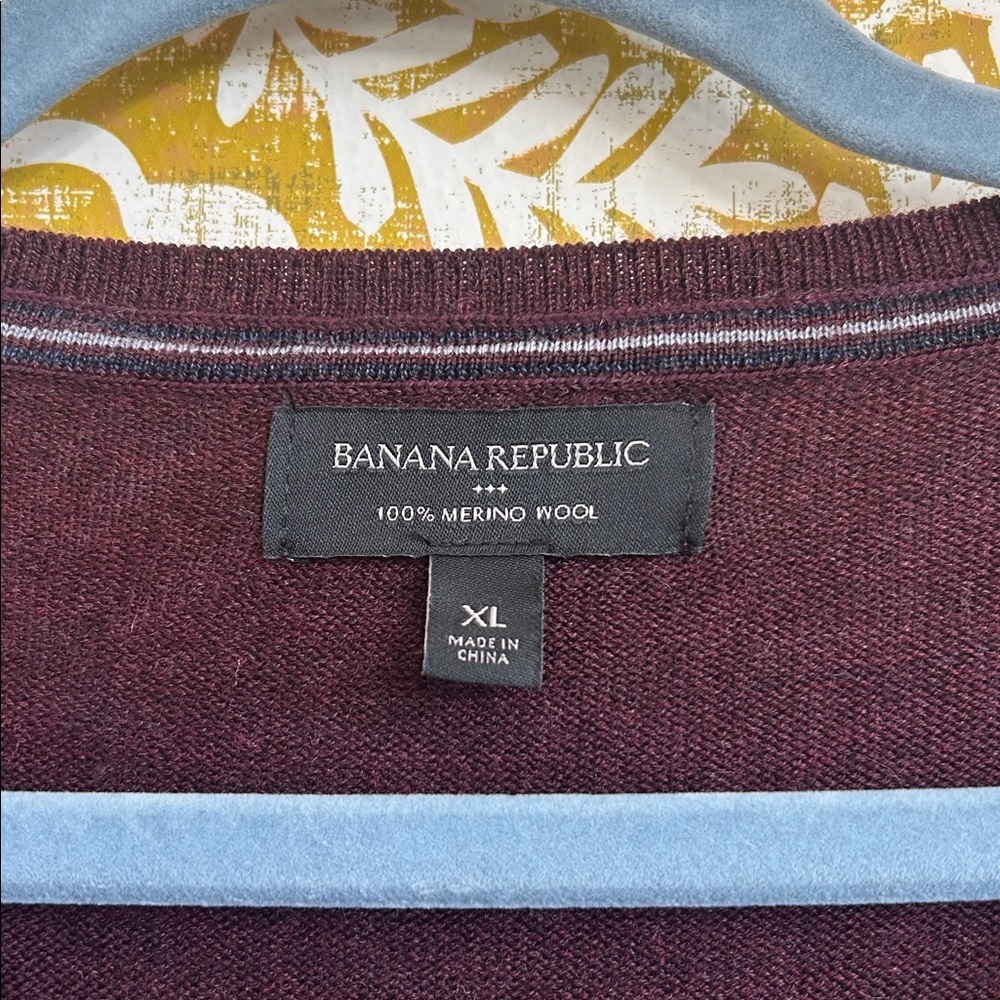 Banana Republic Men’s Burgundy Merino Wool V-Neck Sweater Sz XL - Picture 4 of 9